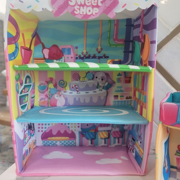 Squishville by Original Squishmallows Sweet Shop and Deluxe Academy Playset - Picture 8 of 11